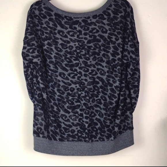 C♥️BUNDLE ONLY♥️FRVR 21 Black & Midnight Blue Leopard Hand Pouch Pullover… - Picture 3 of 9